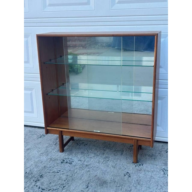 1960s Mid Century Modern Teak Display Cabinet/Bookcase by Turnidge For Sale - Image 14 of 16