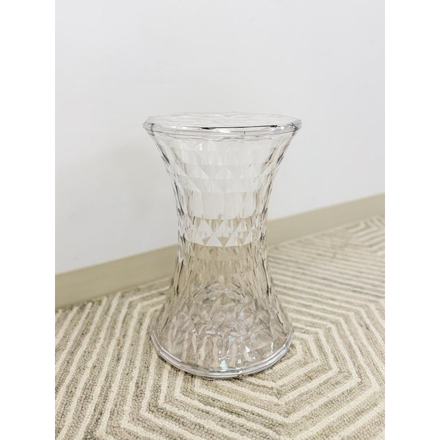 This incredibly chic Kartell-style clear acrylic "Stone" stool is a stunning vintage statement piece that effortlessly...