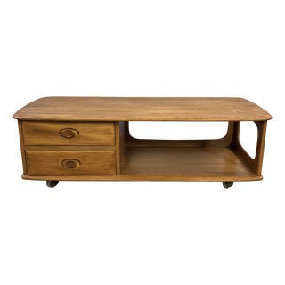Ercol Minerva Coffee Table in Elm from Lucian Ercolani, 1980s For Sale