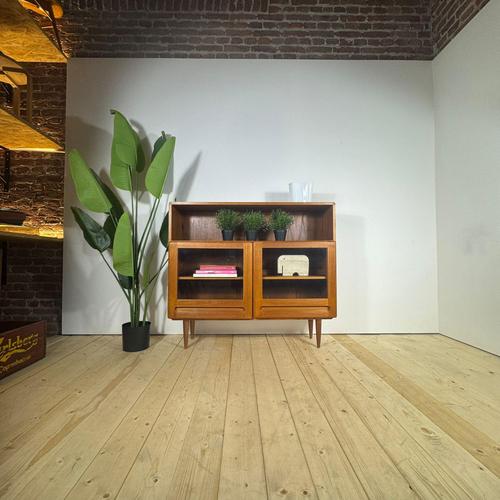 Vintage Teak Bookcase with Glass Doors from Dyrlund, Denmark, 1960s For Sale - Image 6 of 15