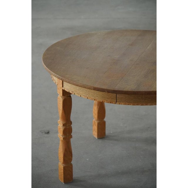 Wood Mid-Century Modern Danish Round Extendable Oak Dining Table, 1960s For Sale - Image 7 of 18