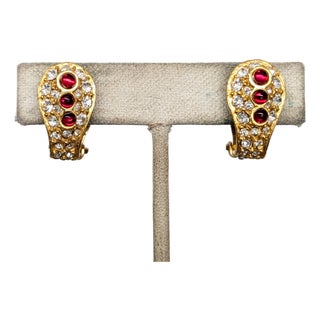 Vintage 1960s Signed Hattie Carnegie Cabochon Faux-Garnet Clip Earrings-2 Pieces For Sale