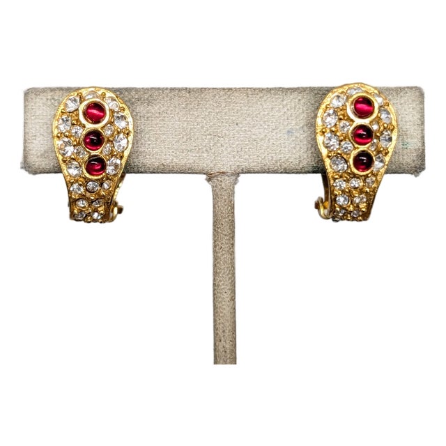 Vintage 1960s Signed Hattie Carnegie Cabochon Faux-Garnet Clip Earrings-2 Pieces For Sale