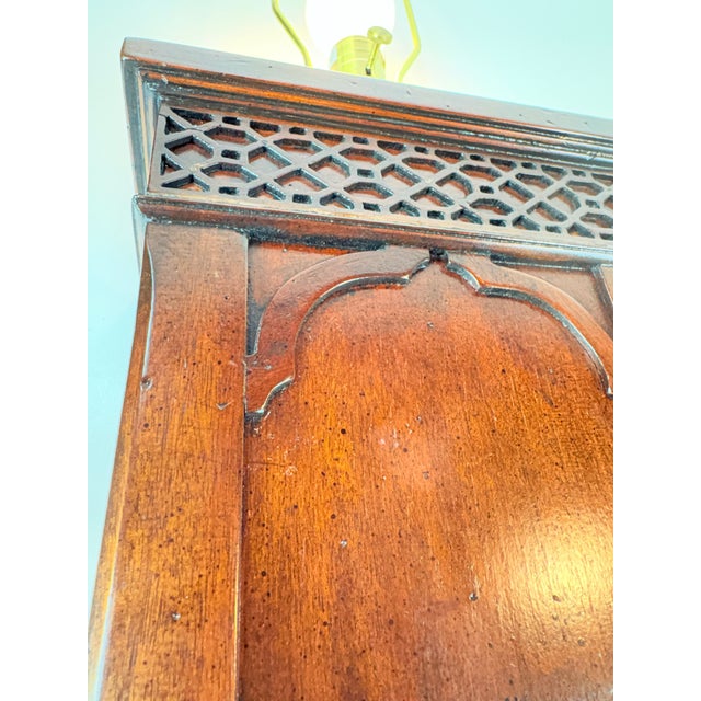 Vintage Wildwood Lamp Co., Chinese Chippendale Style Fretwork Wooden Tea Canister C. 1980' Table Lamps. For Sale - Image 9 of 12