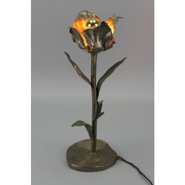 Mid-Century Modern Flower Table Lamp in Metal For Sale - Image 11 of 18
