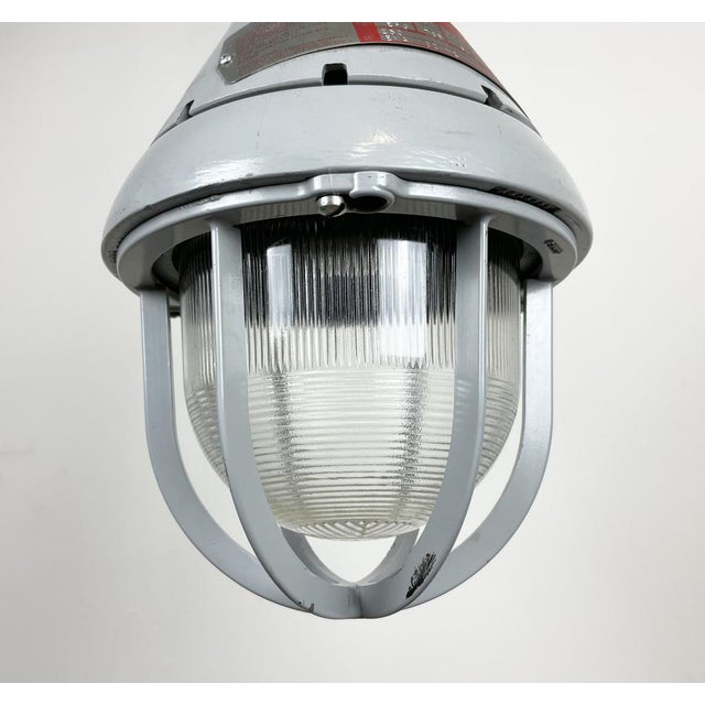 Grey Industrial Explosion Proof Light from Crouse-Hinds, 1970s For Sale - Image 6 of 16