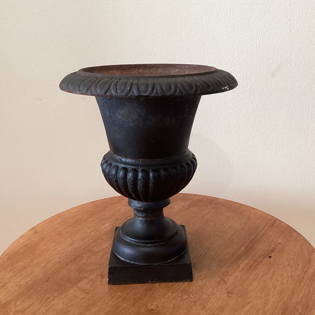 Vintage Patinated Cast Iron Campagna Style Fluted Rim Square Base Garden Urn For Sale - Image 12 of 12