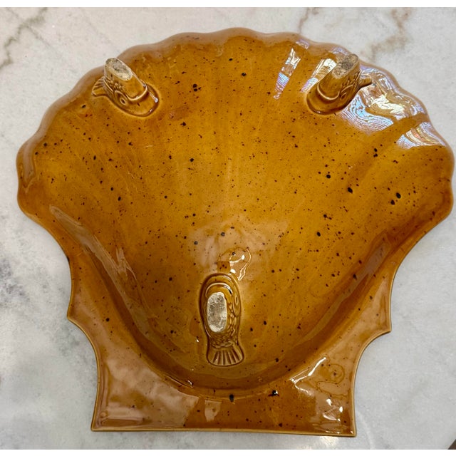 Shell Vintage Majolica Coastal Scallop Shell Centerpiece Bowl With Figural Fish Feet For Sale - Image 7 of 10