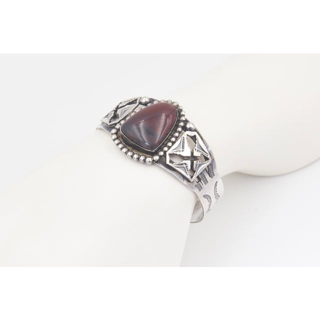 Silver Mid 20th Century Southwest Native American Fred Harvey Style Sterling Silver and Chalcedony Cuff Bracelet For Sale - Image 8 of 8