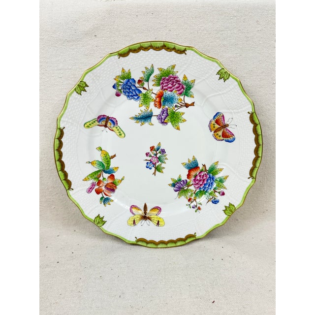 Late 20th Century Vintage Hand-Painted Herend Hungary Queen Victoria Porcelain Plate For Sale - Image 5 of 8