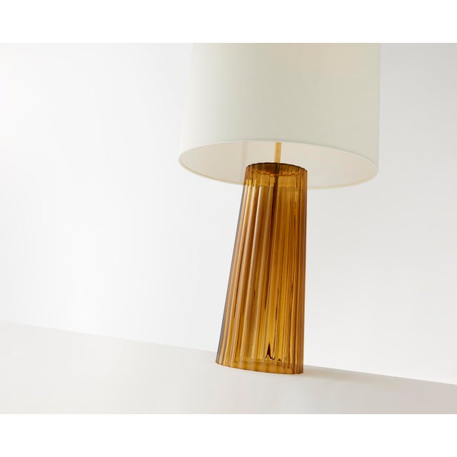 Modern Barbara Barry for Visual Comfort Signature Danube Medium Table Lamp in Amber with Linen Shade For Sale - Image 3 of 4