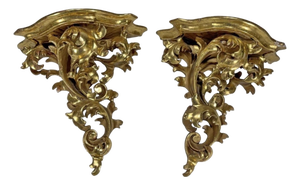 1940s Pair of Italian Baroque Gilt Wood Wall Shelves
