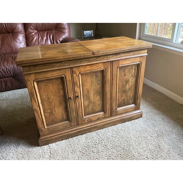 Henredon 1970s Henredon Artefacts Rolling Flip Top Expanding Bar Cart For Sale - Image 4 of 11