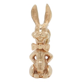 Vintage 10k Gold Buggy's Bunny or Harvey the Rabbit With Bowtie Charm For Sale