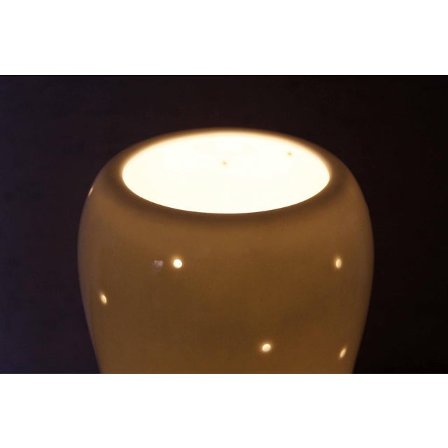 Pretty ceramic table lamp from the 70s/80s Handcrafted, this lamp with its original design will quickly find its place in...