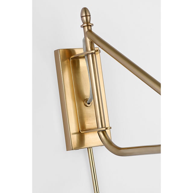 Visual Comfort Thomas O'Brien for Visual Comfort Signature Paulo Small Bracket Light in Hand-Rubbed Antique Brass with Linen Shade For Sale - Image 4 of 7
