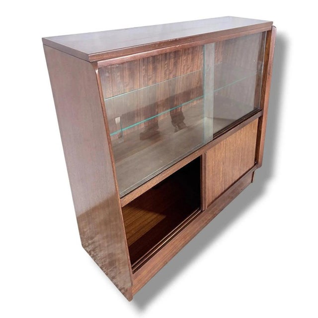 Brown Mid-Century Sliding Door Display Bookcase with Adjustable Glass Shelves For Sale - Image 8 of 9