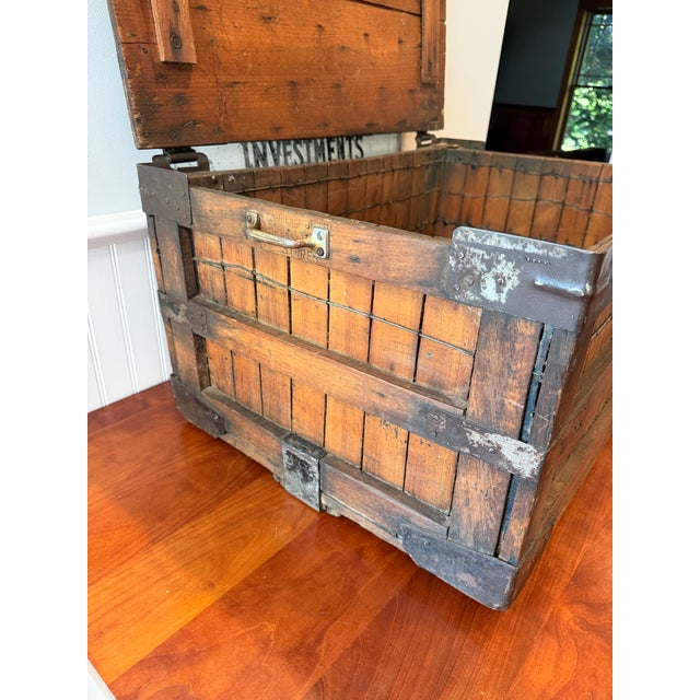 Antique First National Stores Wooden Shipping Crate With Lid – Wire Reinforced Grocery Transport Basket – Coffee Table Storage Chest For Sale - Image 15 of 18