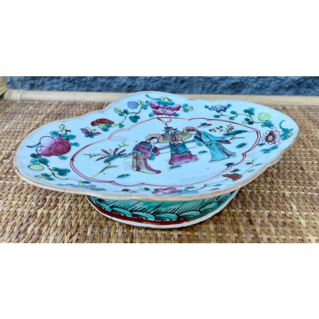 Chinese Qing Dynasty Rose Mandarin Pedestal Lozenge Dish For Sale - Image 9 of 11