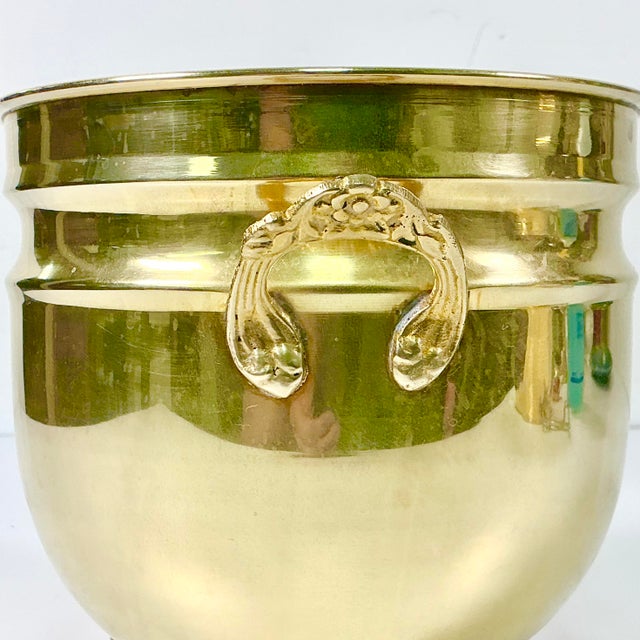 Mid-Century Hollywood Regency Boho Chic English Traditional Style 3-Footed Brass Planter For Sale - Image 6 of 11