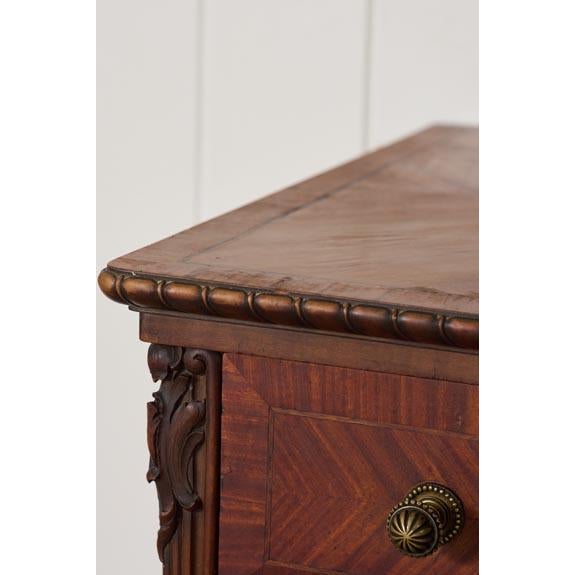 1950s French Louis XV Style Mahogany + Satinwood Book-Matched Veneered 3-Drawer Commode For Sale In Charleston - Image 6 of 8
