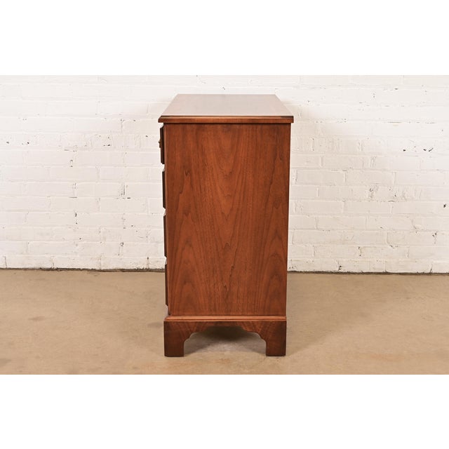 Henredon Georgian Banded Mahogany and Burl Wood Chest of Drawers, Newly Refinished For Sale - Image 14 of 18