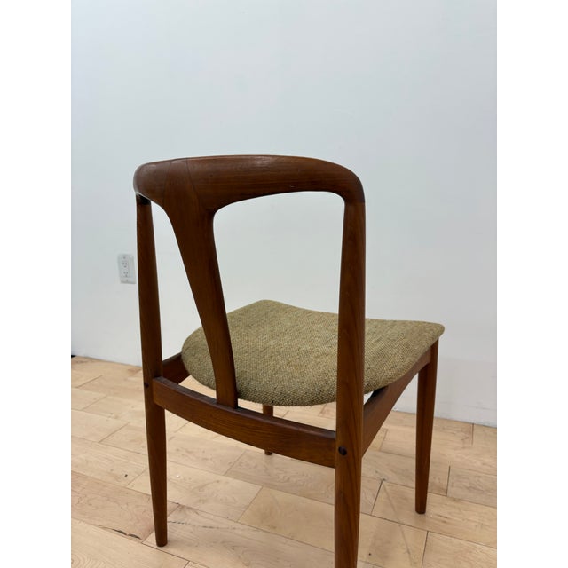 1950s Johannes Andersen for Uldum Møbelfabrik Teak Juliane Chair, Attributed For Sale In Los Angeles - Image 6 of 8