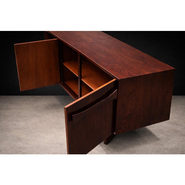 Brazilian Modern Rosewood Credenza With Bow Design by Novo Rumo, Brazil, 1960s For Sale - Image 12 of 14