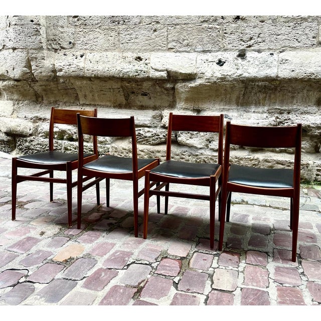 Scandinavian Teak Chairs, Set of 4, in Very Good conditions.