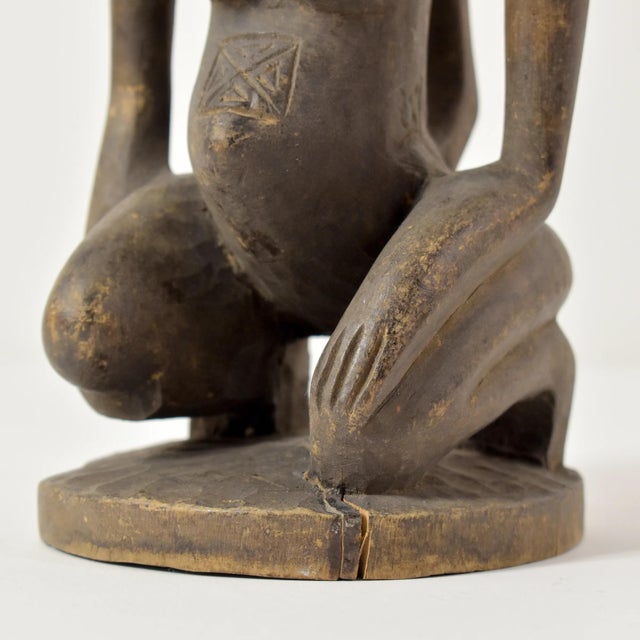 African Early 20th Century Kuba Figural Cup For Sale - Image 3 of 11