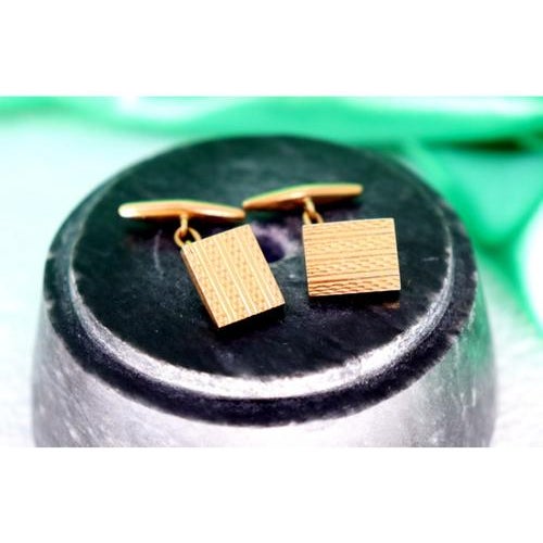 Gold Cufflinks with Guilloche Bands, Set of 2 For Sale - Image 4 of 6