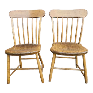 Pair of Early American Patinated Maple Plank Chairs, Circa Mid 19th Century