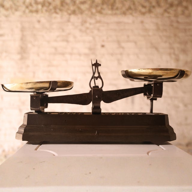 Add timeless industrial elegance to your space with this 19th century French brass and iron scale, a beautifully crafted...
