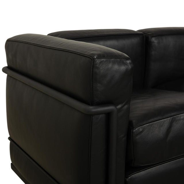 Black LC 2 3-Seater Sofa and Armchairs in Black Leather by Le Corbusier for Cassina, Set of 3 For Sale - Image 8 of 18