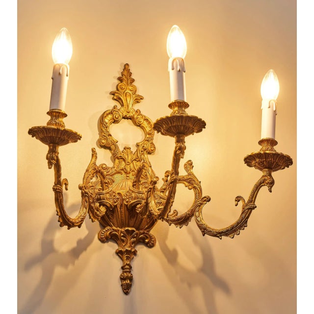 Rococo Wall Lamp in Bronze For Sale - Image 3 of 12