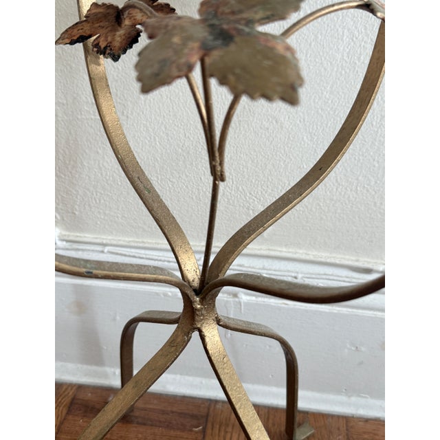 1970s Hollywood Regency Gilt Metal Ivy Leaf Plant Stand Side Table For Sale - Image 10 of 12