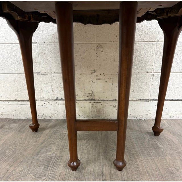 Vintage Queen Anne / Early American Style Oval Dining Table For Sale - Image 9 of 18