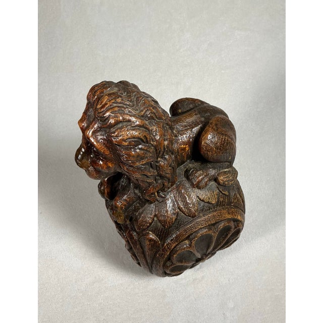 Antique 19th-Century Carved Oak Lion Newel Post Finial For Sale In Greenville, SC - Image 6 of 12