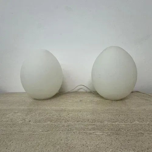 Dimensions: 26,5cm Height , 20cm Diameter Condition: Good Period: 1970s Material: Glass Color White Up to 250V (Europe/UK...