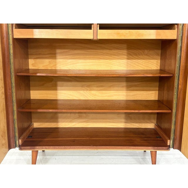 Mid-Century Modern Linen Cabinet in Birch For Sale - Image 4 of 11