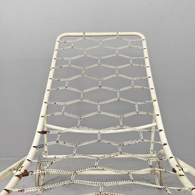Mid-Century Italian Modern White Iron Garden Deck-Chair or Chaise Longue, 1960s For Sale - Image 9 of 18