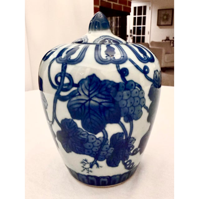 Chinese Blue & White Chinese Porcelain Ginger Jar With Lid — Grape Vine Motif, Qianlong Mark For Sale - Image 3 of 7