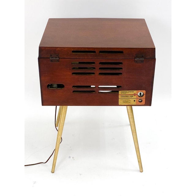 Wood Mid 20th Century Rca Victor Record Player For Sale - Image 7 of 11
