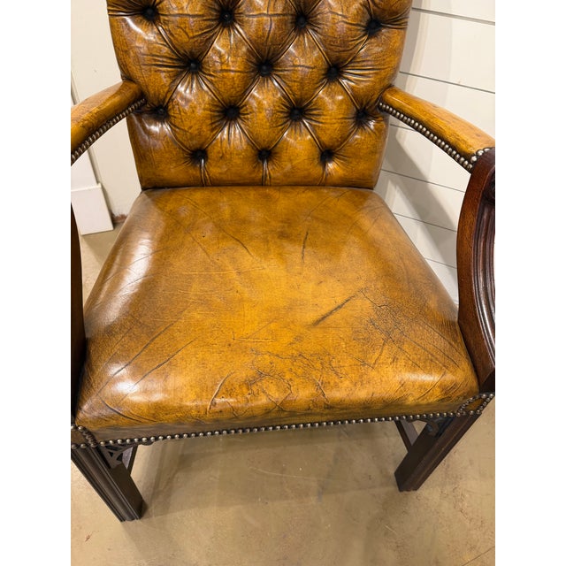 Vintage English Leather Chair For Sale In Nashville - Image 6 of 11