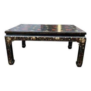 Early 20th Century Ming Chinoiserie Style Zodiac Animals Lacquered Coffee Table, Circa 1940s