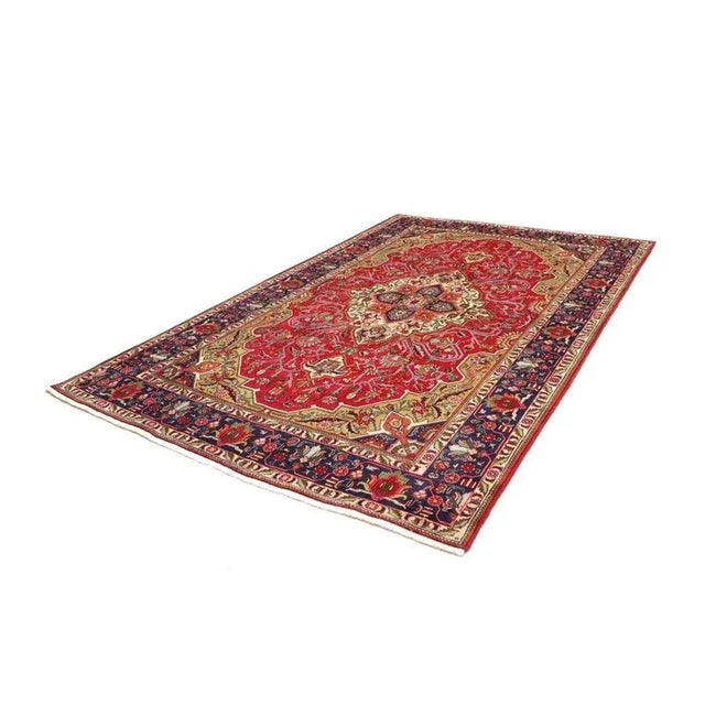 Hand-knotted rug from Tabriz | Knot density: 200.000 knots/m² | Material: 100% virgin wool, 100% cotton | Size: 205 x 303...