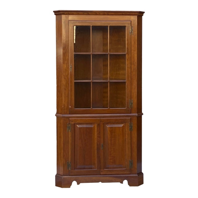 Traditional Light Brown Glass Door Triangle Corner Display