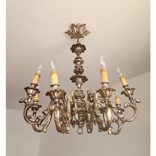 Vintage Louis XV Silvered Gold-Plated Leaf Carved Wood Eight Light Chandelier with Floral Motifs, Italy, 1920s, Set of 2 For Sale - Image 6 of 18