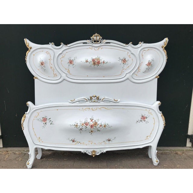 1950s Italian Venetian White Beech Bedframe - 4 Pc For Sale - Image 9 of 12