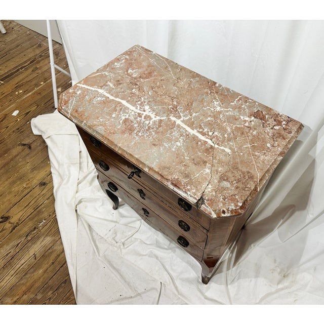 Late 18th Century Louis XV Style Inlaid Mahogany Petite Commode For Sale In Raleigh - Image 6 of 9